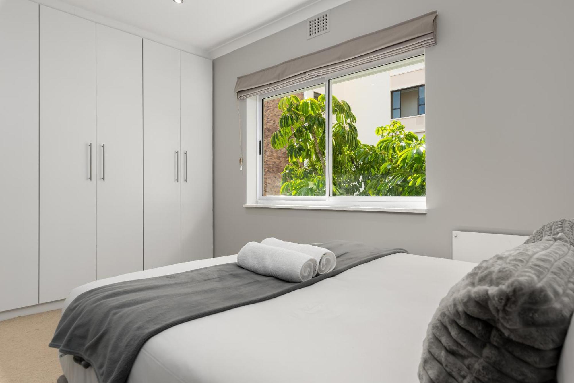 Apartment Shaftesbury 12 *
